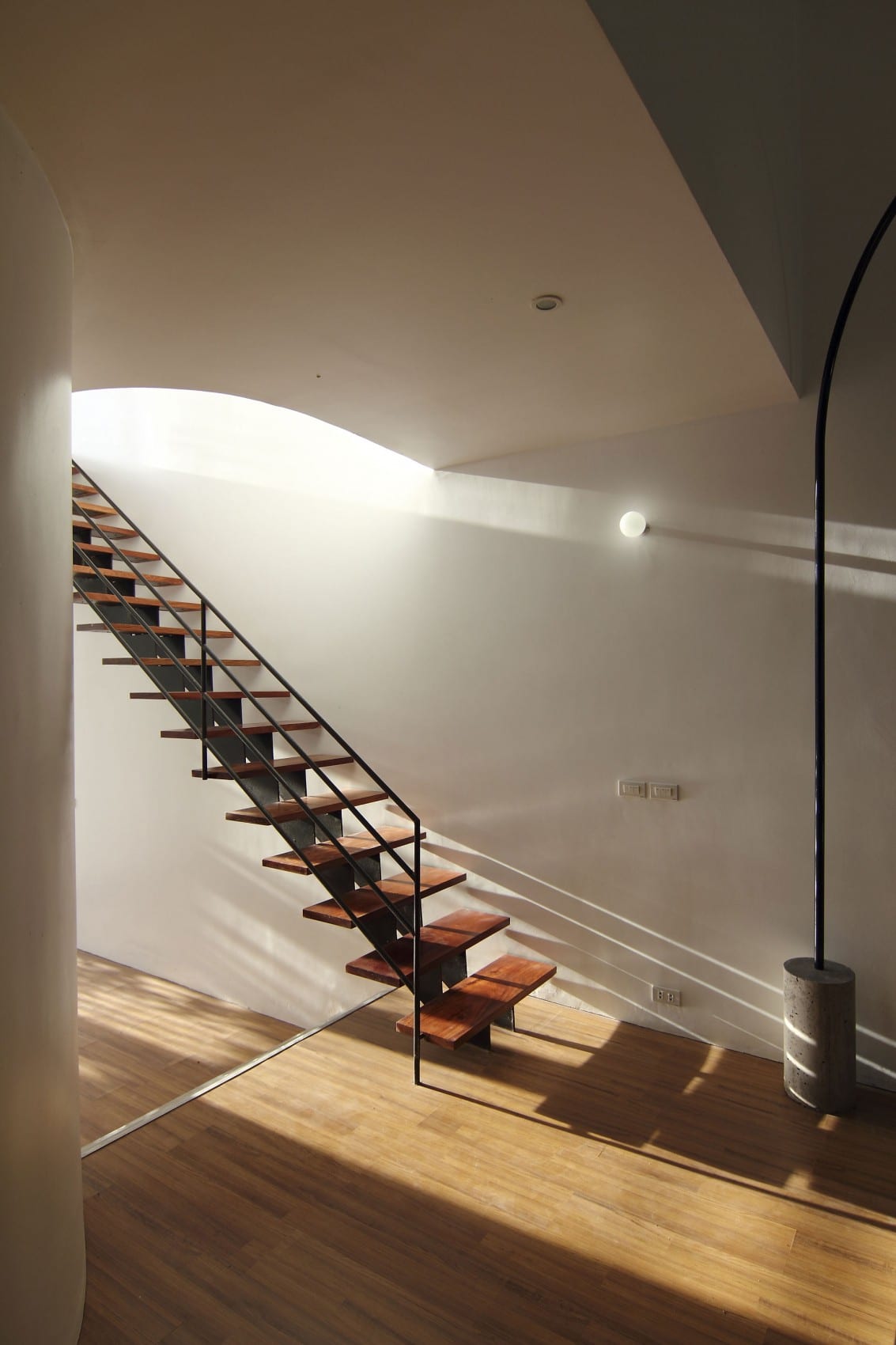 Planos de casa de tres plantas pequeña | Construye Hogar