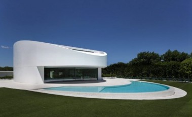 Planos de casa moderna de dos pisos ovalada, estructura orgánica te va inspirar en la construcción