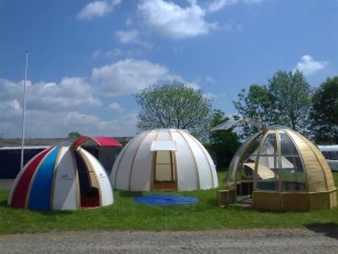 Tiendas de camping con originales estructuras para armar