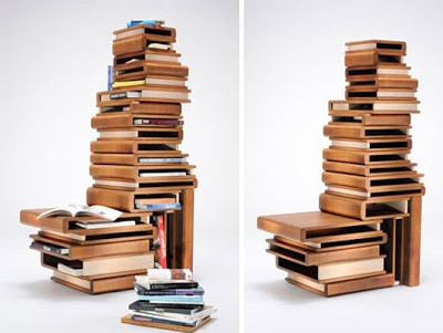 Modelo de estantería en forma de libros apilados