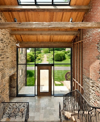 Diseño interior de casa rústica remodelada