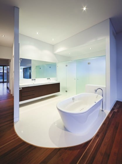Diseño de cuarto de baño de casa de dos pisos