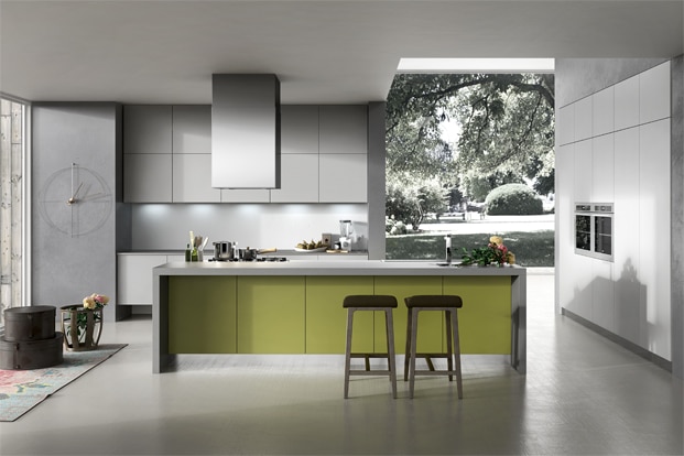 Diseño de cocinas elegantes combina líneas simples en muebles y colores