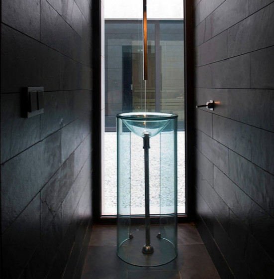 Diseño de lavabo para cuarto de baño transparente 