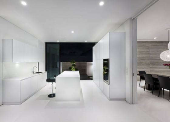 Diseño de muebles blancos de cocina moderna
