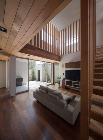 Diseño de sala con interior de madera