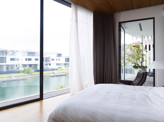 Diseño del dormitorio con vista al mar
