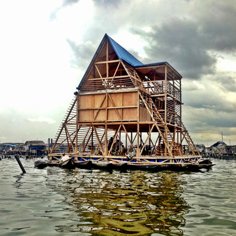 Perspectiva de vivienda flotante de madera