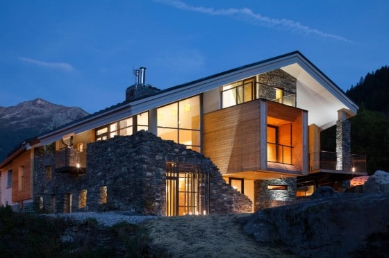 Casa moderna en la montaña