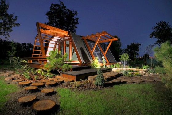 Casa pequeña  de madera autosustentable