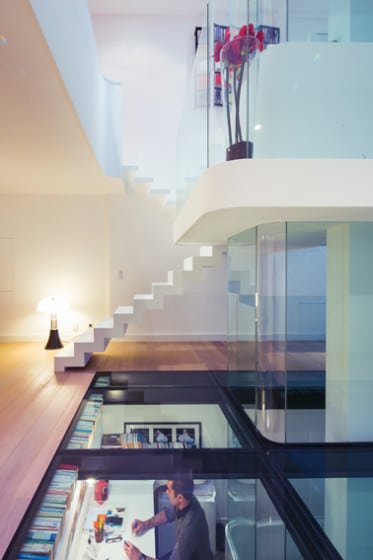 Diseño de techo transparente de vidrio laminado templado de casa moderna