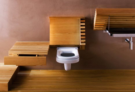 Diseño original de cuarto de baño con sanitarios de madera