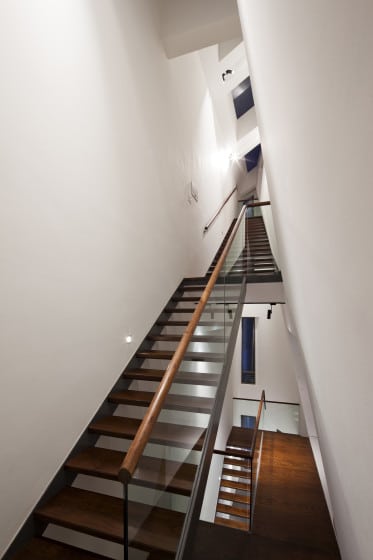 Diseño de escaleras casa tres pisos