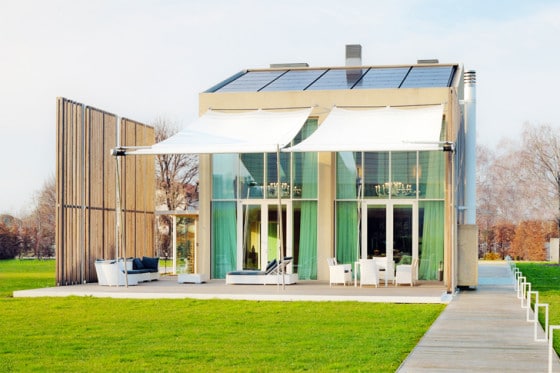 Diseño de casa ecológica construida con materiales reciclados y se autoabastece con energía solar