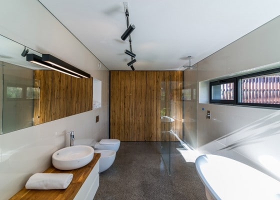 Diseño de cuarto de baño de casa de campo