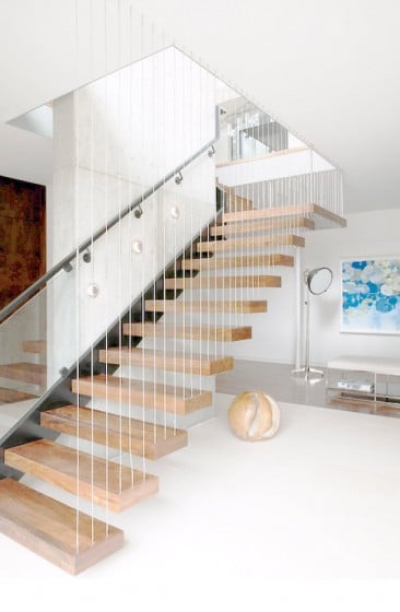Diseño de escaleras con peldaños de madera