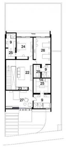 Plano del segundo nivel con tres habitaciones