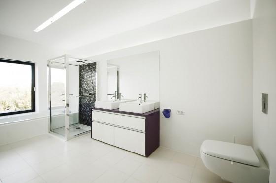 Cuarto de baño moderno y amplio Cuarto de baño moderno y amplio