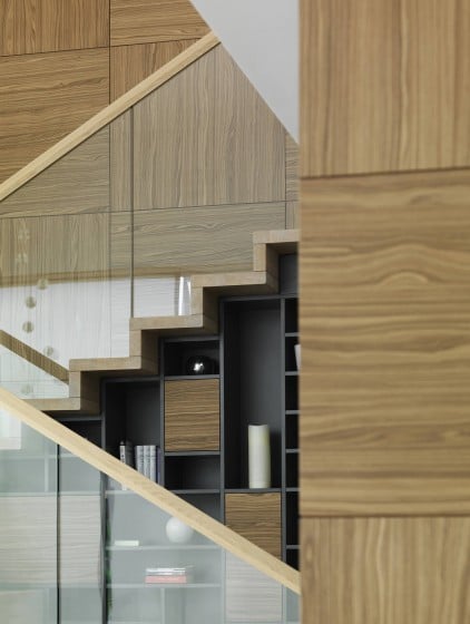 Diseño de escaleras modernas de madera y cristal