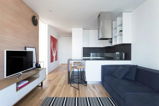 Sala apartamento con pequeña cocina