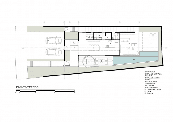 Plano de casa de dos pisos con piscina -primera planta