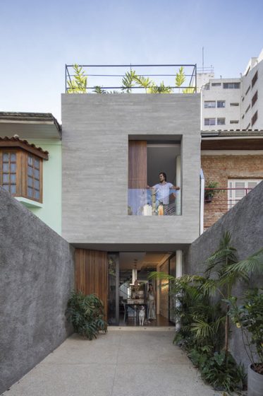 Fachada casa moderna pequeña dos pisos