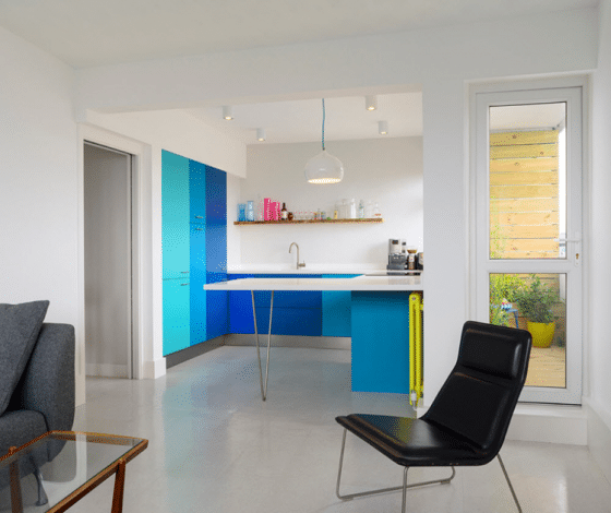 Diseño de cocina juvenil matices de azul