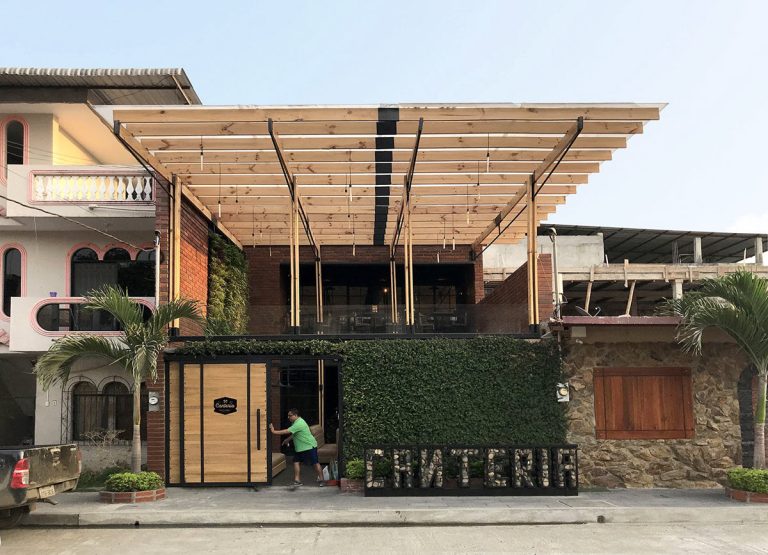 Diseño de restaurante urbano temático por Natura Futura Arquitectura